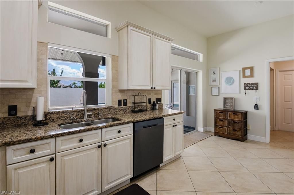2534 NE 20th Ct, Cape Coral, FL 33909 Photo