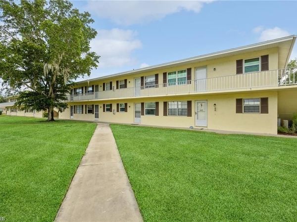 3325 Airport RD N, NAPLES, FL 34105