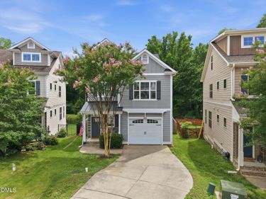 208 Log Pond Court, Apex, NC 27502