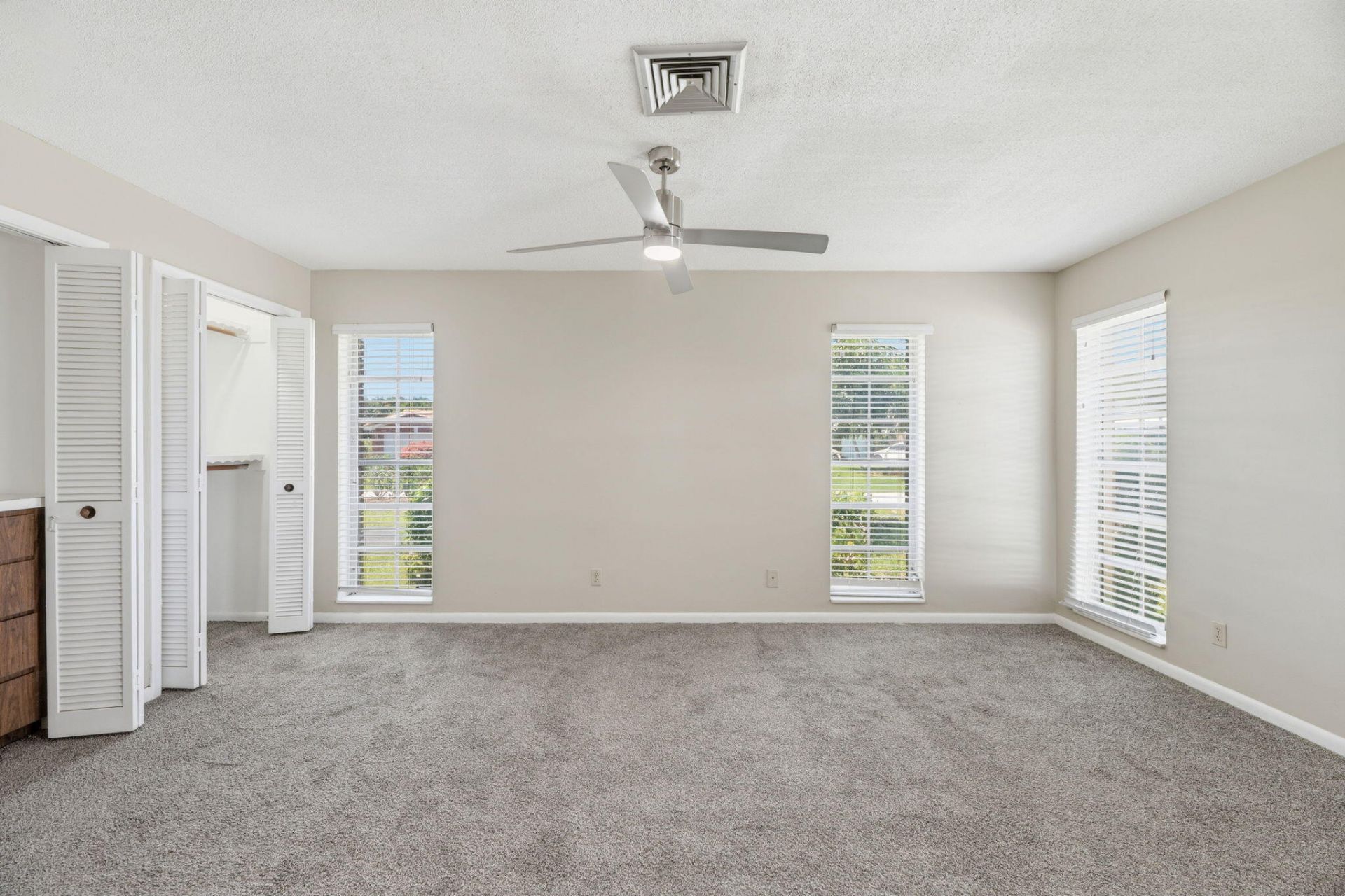 232 Gleneagles Drive, Lake Worth, FL 33462 Photo