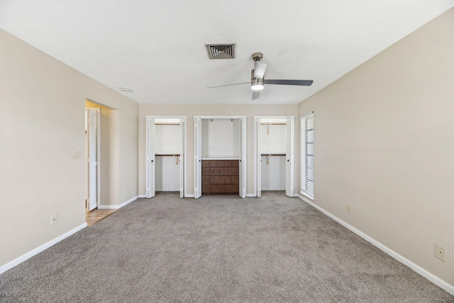 232 Gleneagles Drive, Lake Worth, FL 33462 Photo