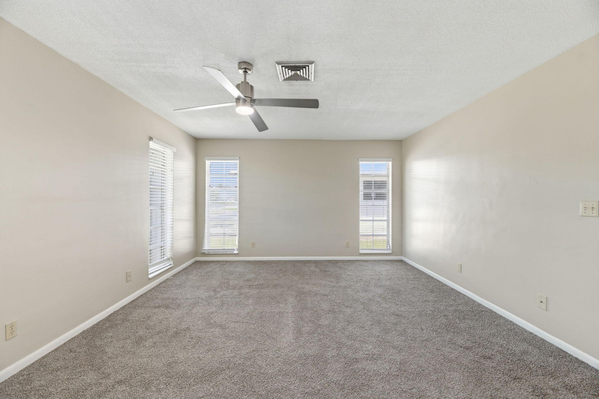 232 Gleneagles Drive, Lake Worth, FL 33462 Photo