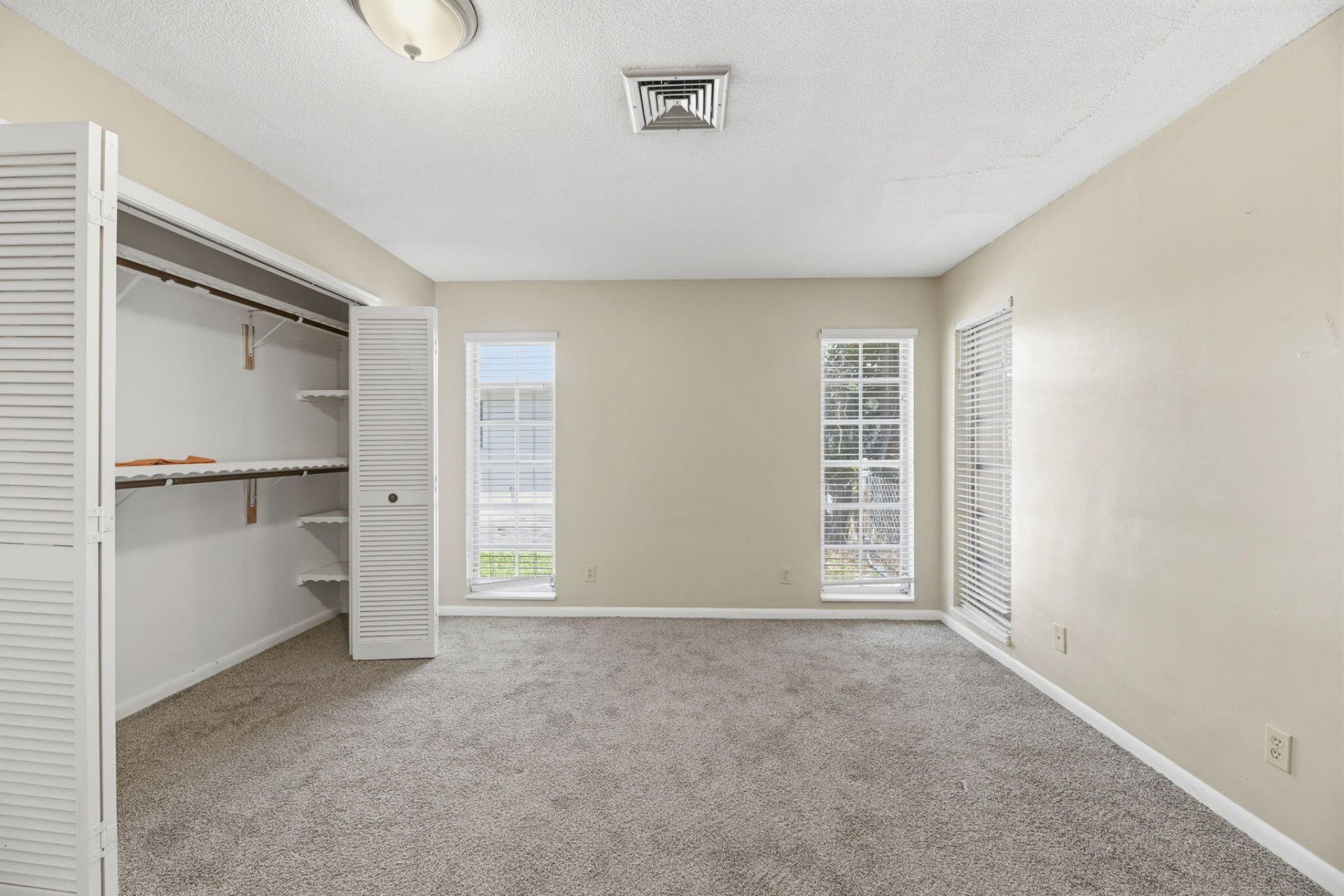 232 Gleneagles Drive, Lake Worth, FL 33462 Photo