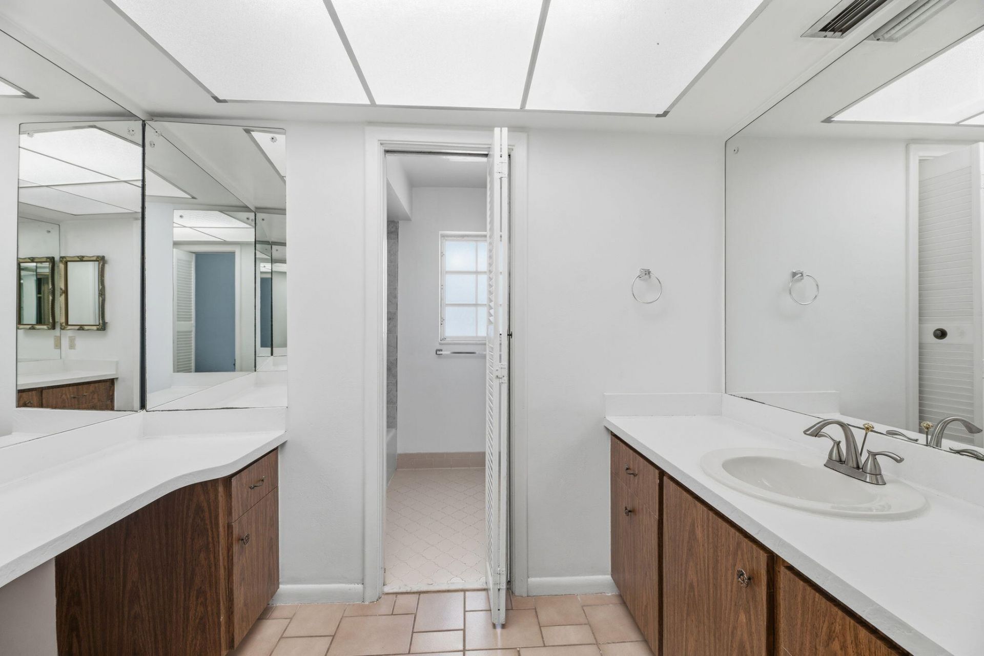 232 Gleneagles Drive, Lake Worth, FL 33462 Photo