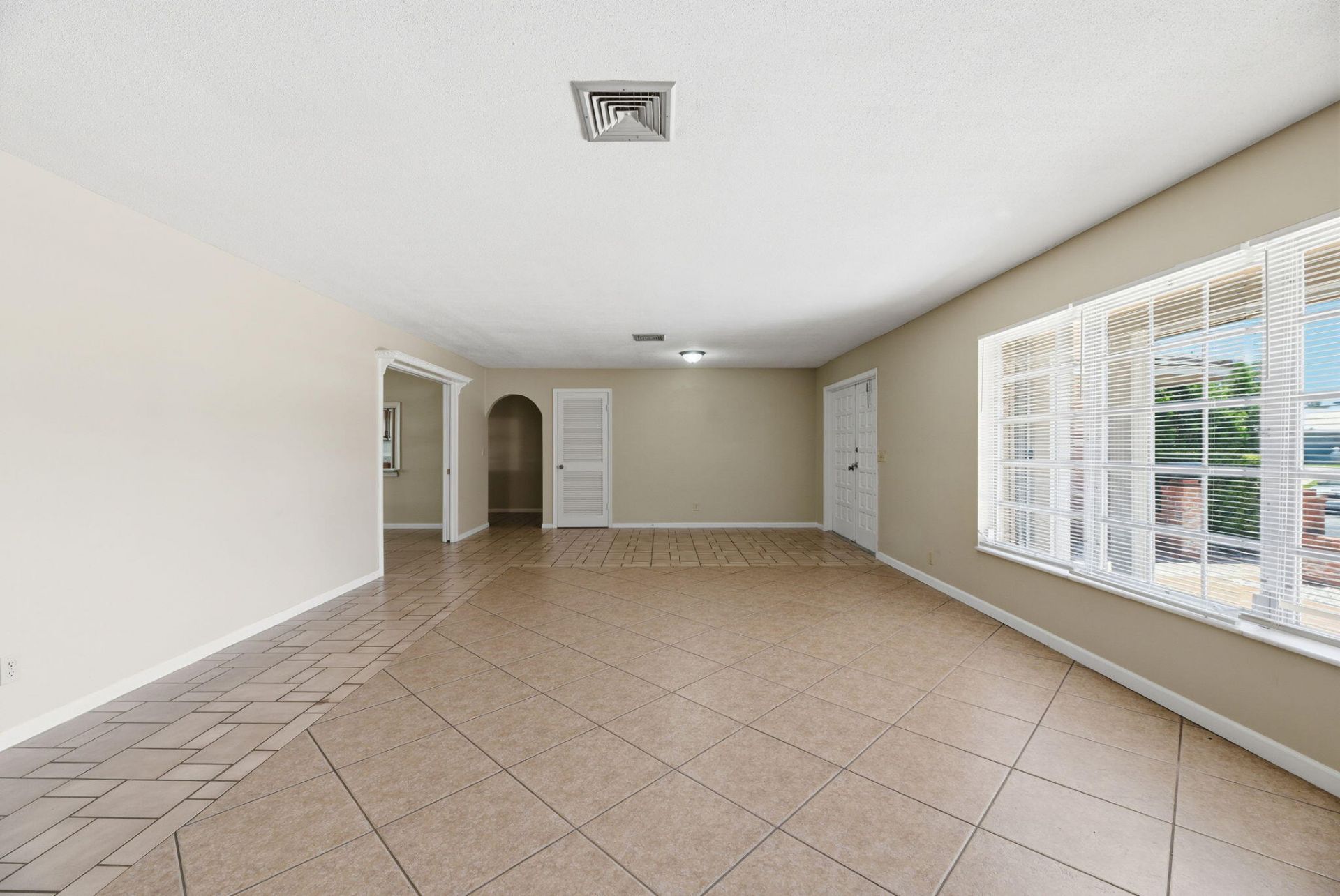 232 Gleneagles Drive, Lake Worth, FL 33462 Photo