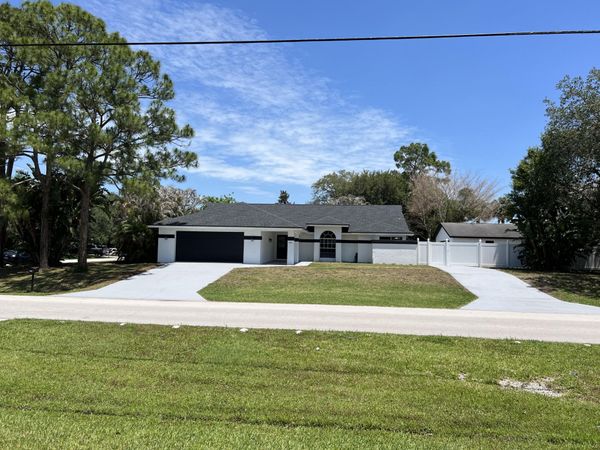 1721 SW Ocean Cove Avenue, Port St. Lucie, FL 34953