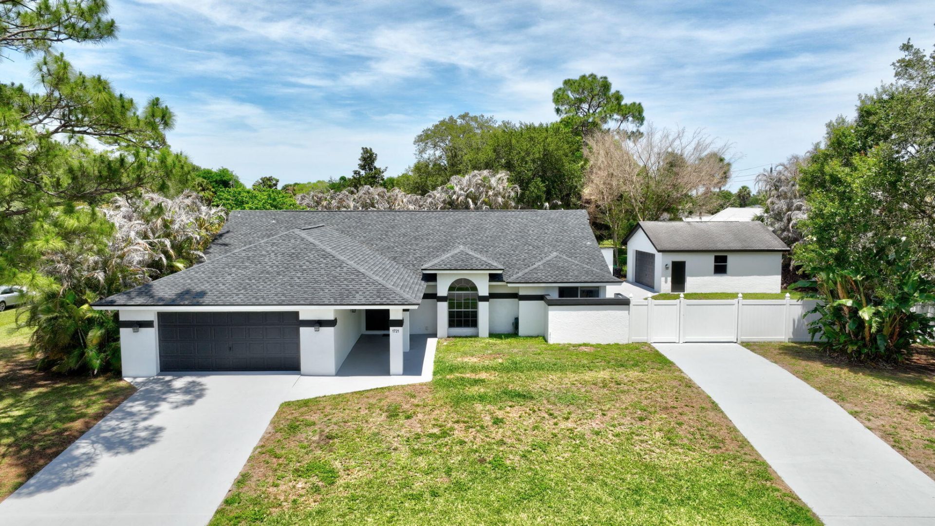 1721 SW Ocean Cove Avenue, Port Saint Lucie, FL 34953 Photo