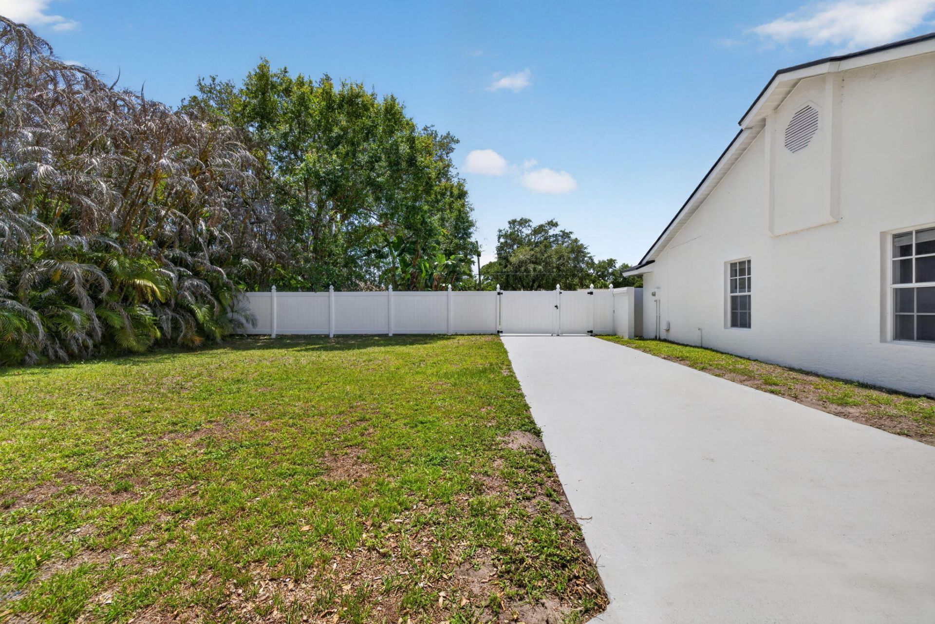 1721 SW Ocean Cove Avenue, Port Saint Lucie, FL 34953 Photo