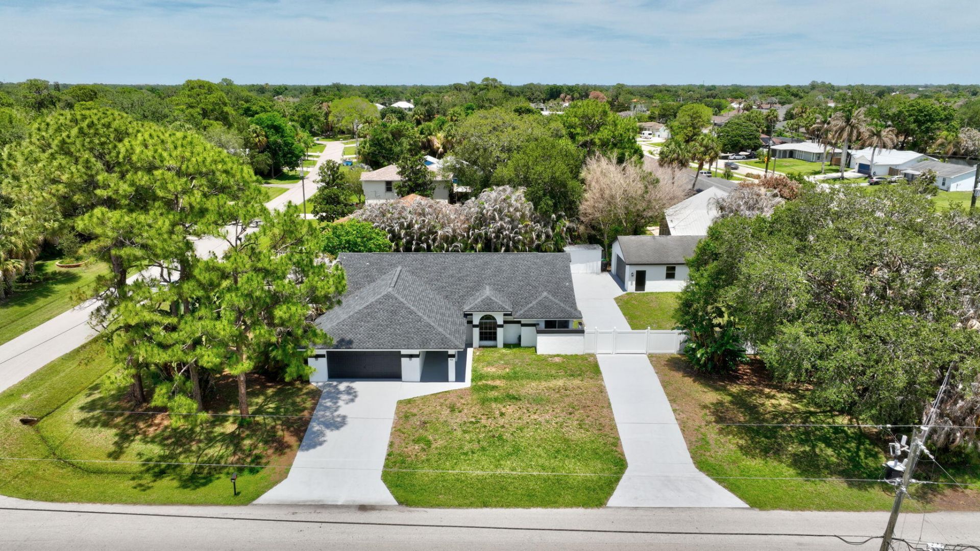 1721 SW Ocean Cove Avenue, Port Saint Lucie, FL 34953 Photo