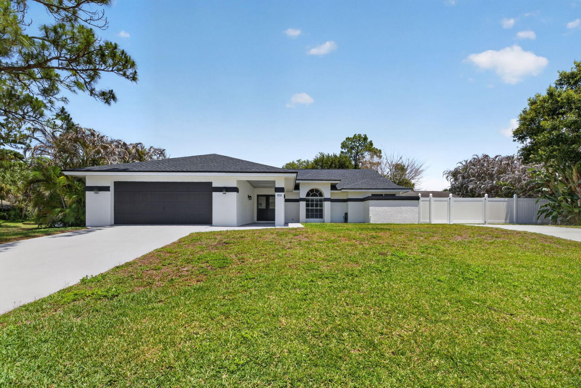 1721 SW Ocean Cove Avenue, Port Saint Lucie, FL 34953 Photo