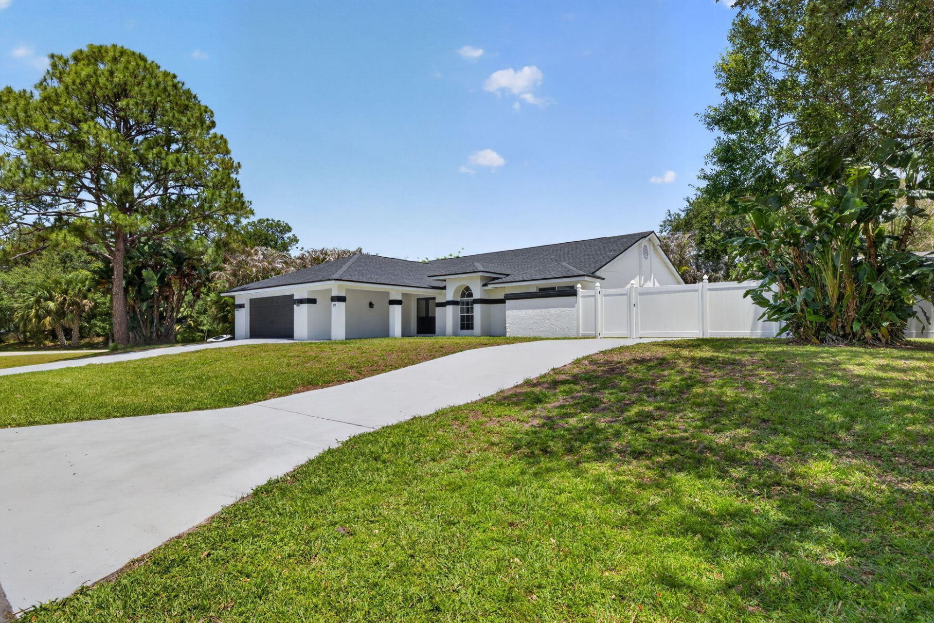 1721 SW Ocean Cove Avenue, Port Saint Lucie, FL 34953 Photo
