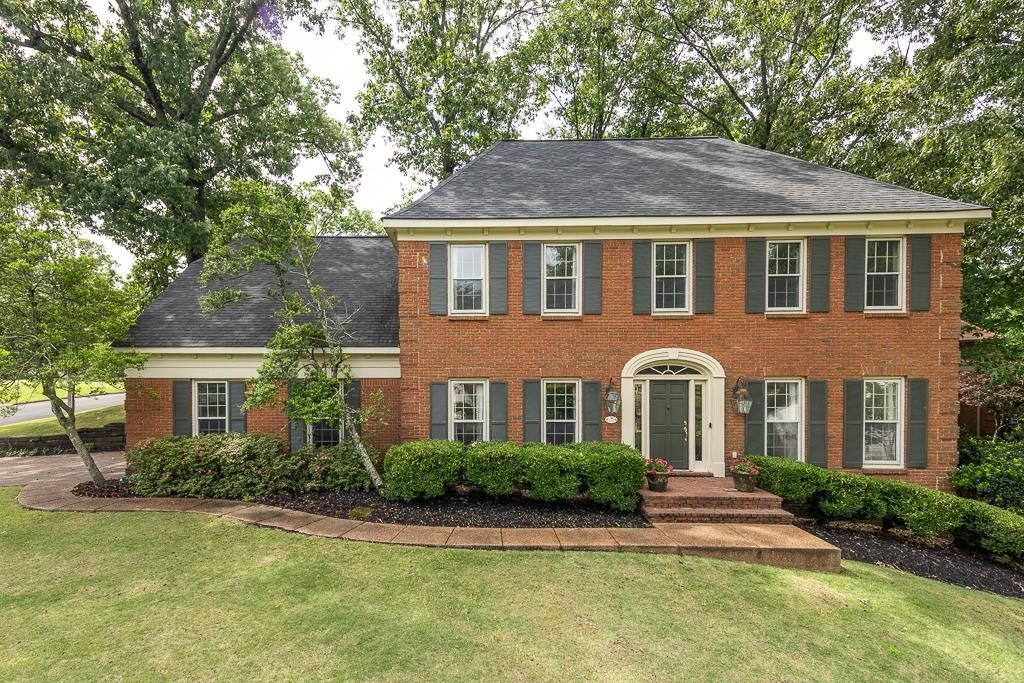 2762 HUNTERS FOREST DR Germantown, TN 38138