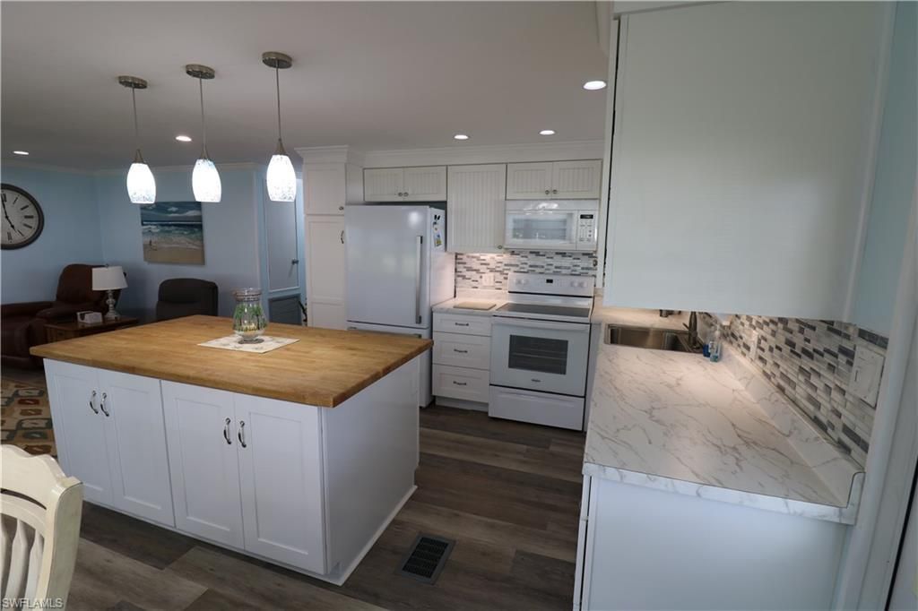 116 Coachlight Dr , Fort Myers, FL 33908 Photo