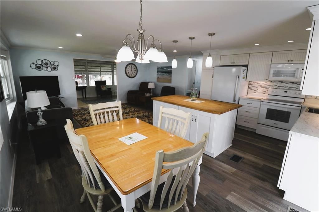 116 Coachlight Dr , Fort Myers, FL 33908 Photo