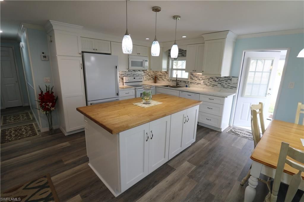 116 Coachlight Dr , Fort Myers, FL 33908 Photo