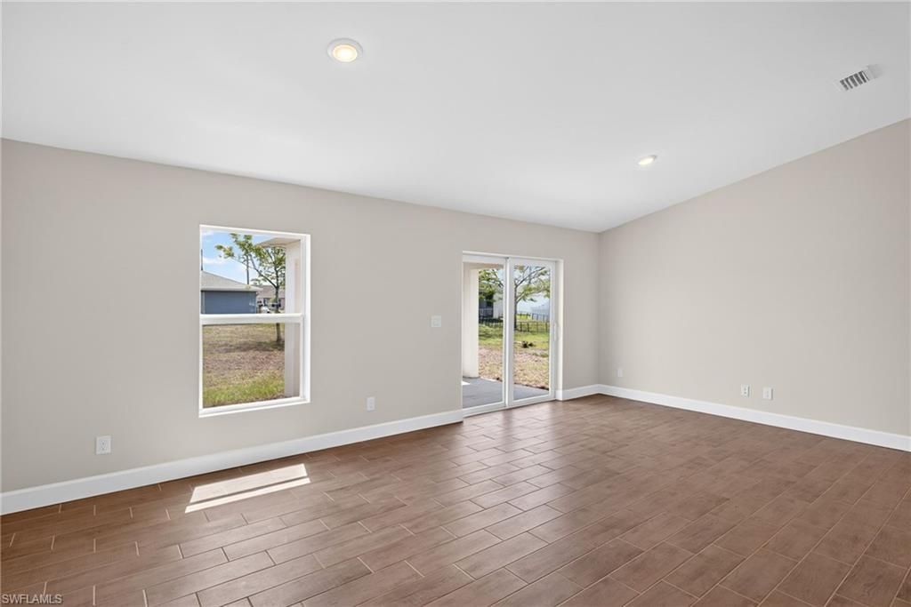 1333 NW 10th Pl, Cape Coral, FL 33993 Photo