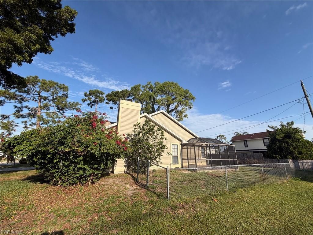 9225 Pineapple Rd , Fort Myers, FL 33967 Photo