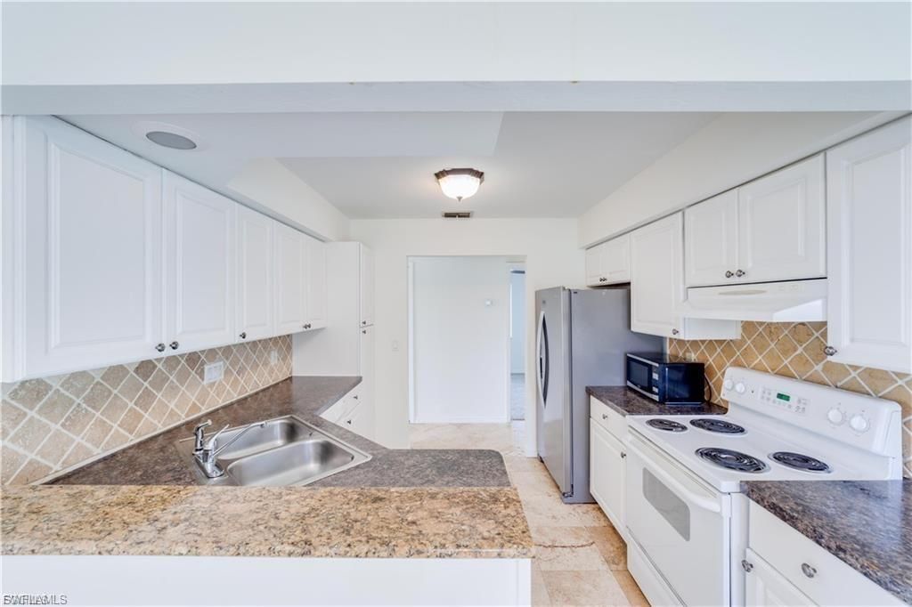 9225 Pineapple Rd , Fort Myers, FL 33967 Photo
