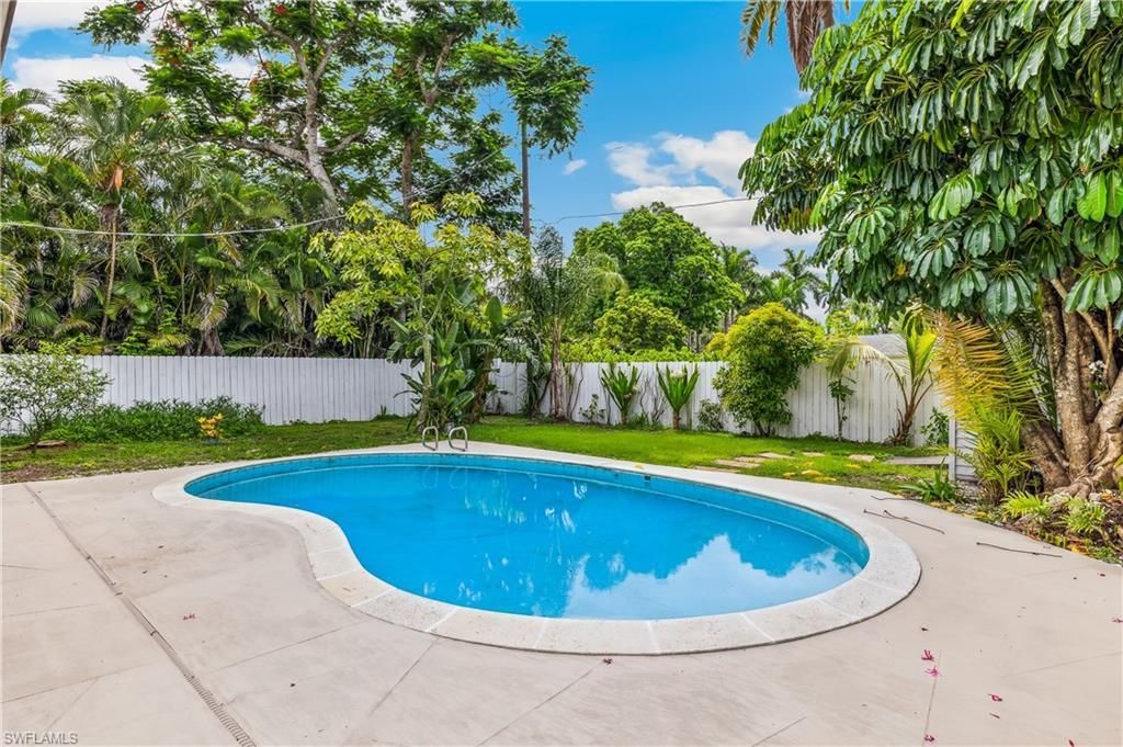 1358 Hopedale Dr , Fort Myers, FL 33919 Photo