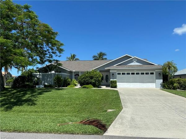 22 SE 10th AVE , CAPE CORAL, FL 33990