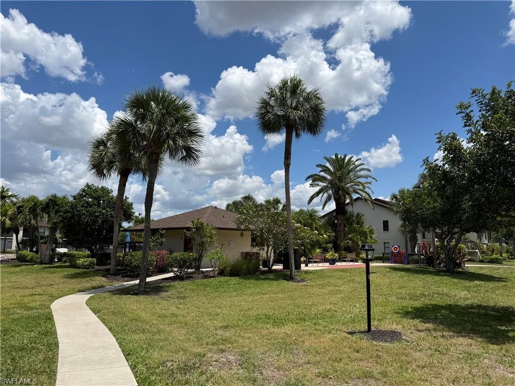 9305 Lake Park Dr, Unit 104, Fort Myers, FL 33919 Photo