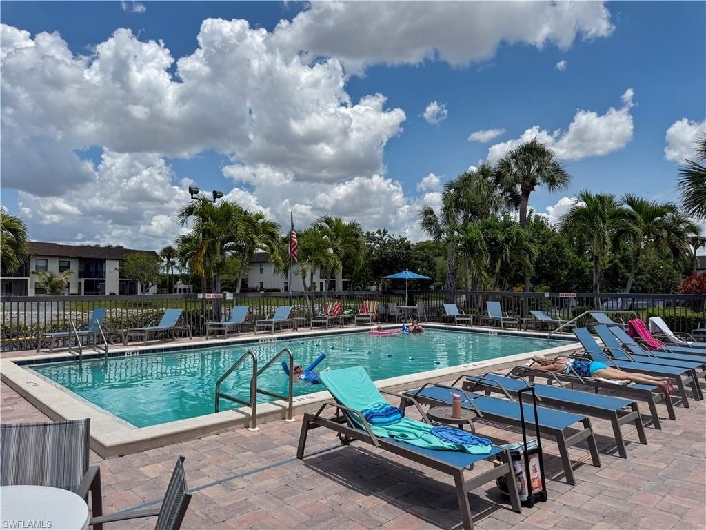 9305 Lake Park Dr, Unit 104, Fort Myers, FL 33919 Photo