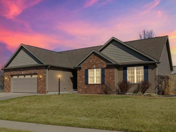 502 Elk Drive , Mahomet, IL 61853