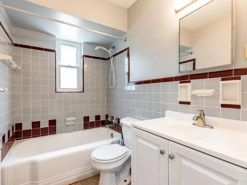 5568 Beechmont Avenue, Cincinnati, OH 45230 Photo 13