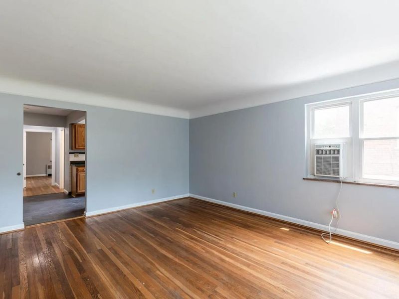 5568 Beechmont Avenue, Cincinnati, OH 45230 Photo 4