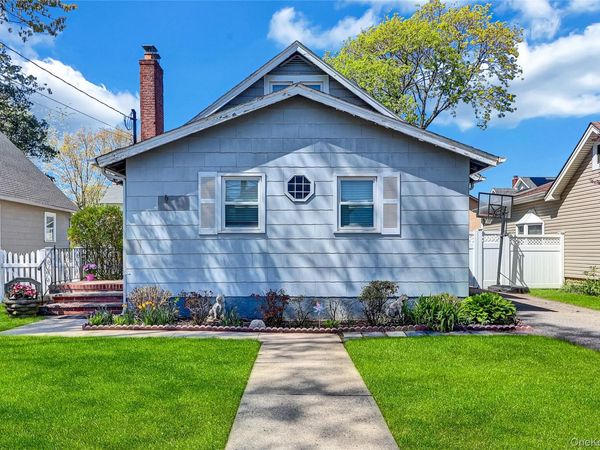 1834 Twain Street , North Baldwin, NY 11510