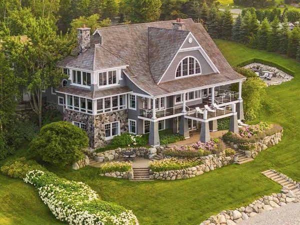 6194 Bay Ridge Drive, Bay Harbor, MI 49770