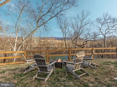 17884 OLD VALLEY PIKE , EDINBURG, VA 22824