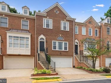8544 WESTOWN WAY , VIENNA, VA 22182