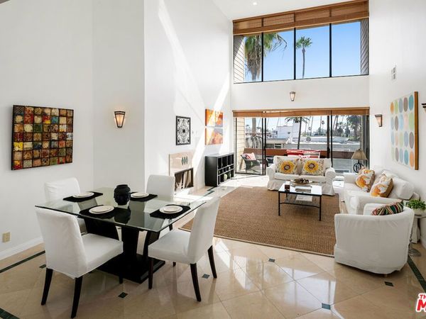 750 S Bundy Drive, Unit #PH302, Los Angeles, CA 90049