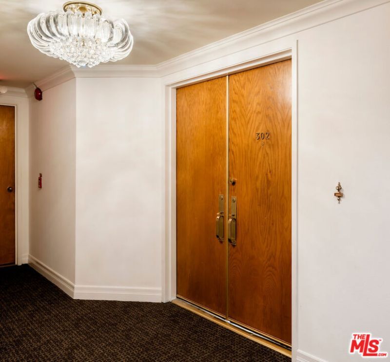 750 S Bundy Drive, Unit #PH302, Los Angeles, CA 90049 Main Photo