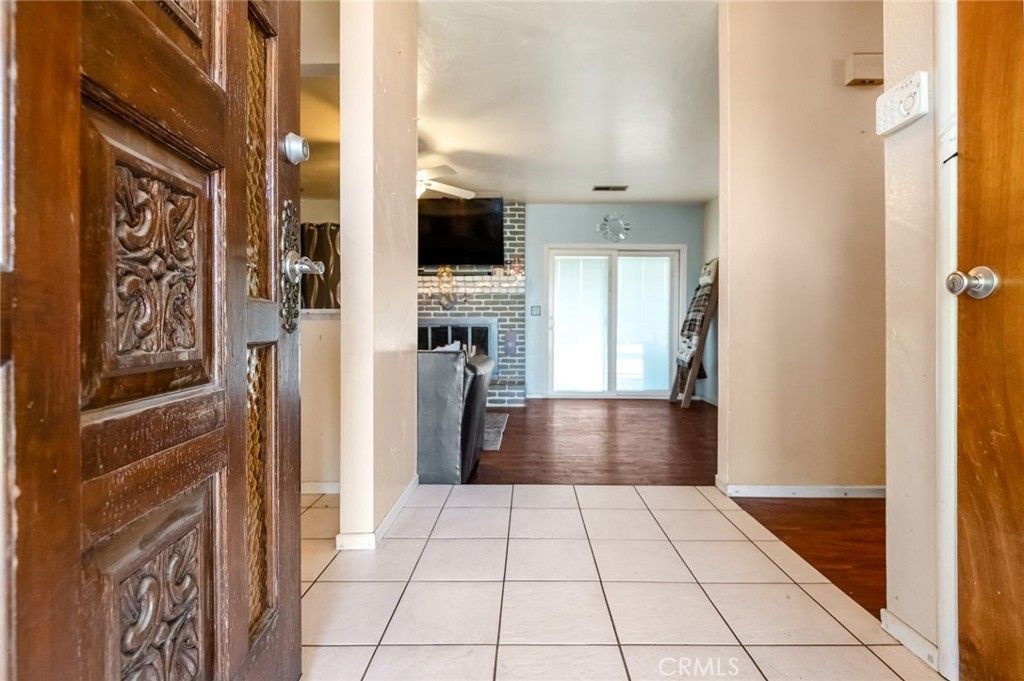 916 E Royal Ann, Tulare, CA 93274 Main Photo