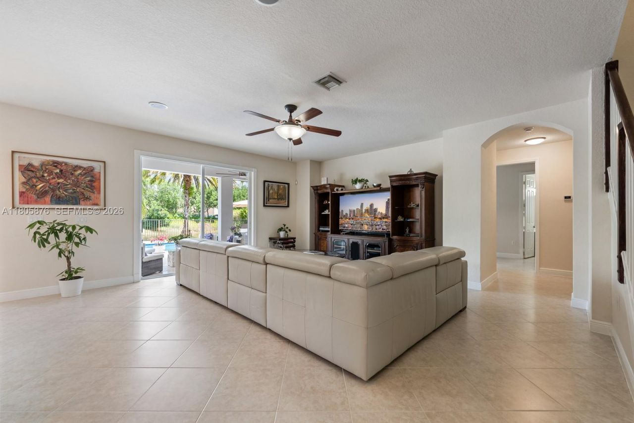 19165 N Gardenia Ave , Weston, FL 33332 Photo