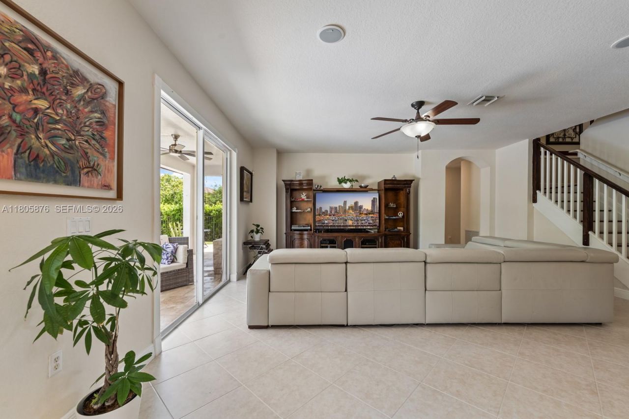19165 N Gardenia Ave , Weston, FL 33332 Photo