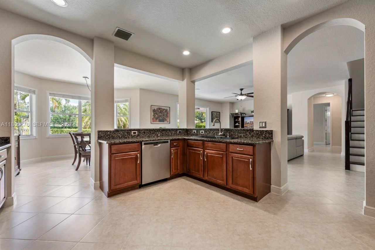 19165 N Gardenia Ave , Weston, FL 33332 Photo