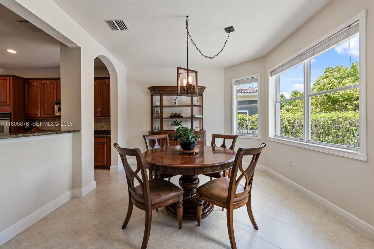 19165 N Gardenia Ave , Weston, FL 33332 Photo