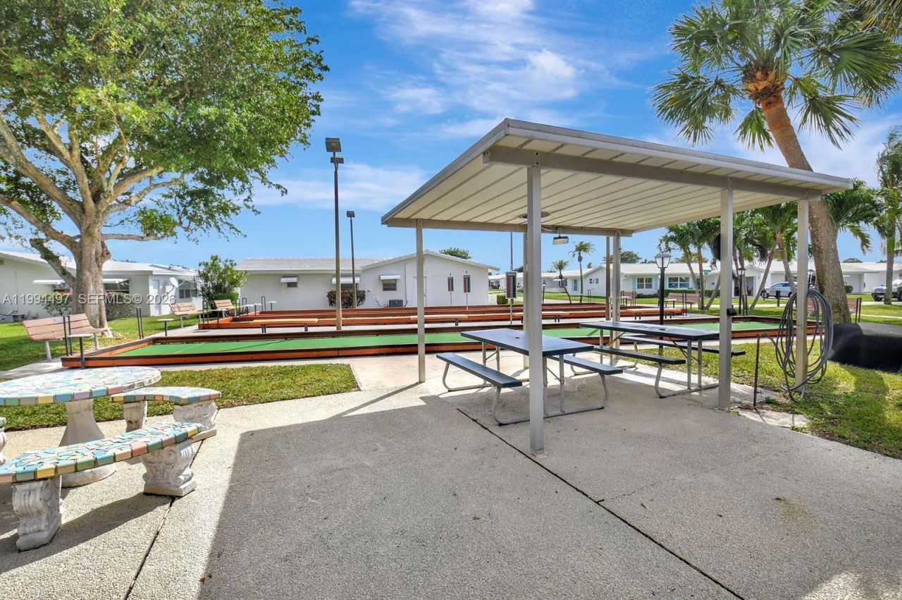2105 SW Park Dr , Boynton Beach, FL 33426 Photo