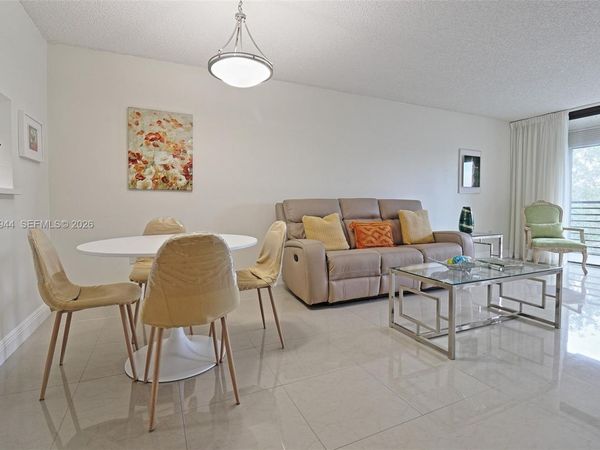 1100 Colony Point Cir , Unit 419, Pembroke Pines, FL 33026