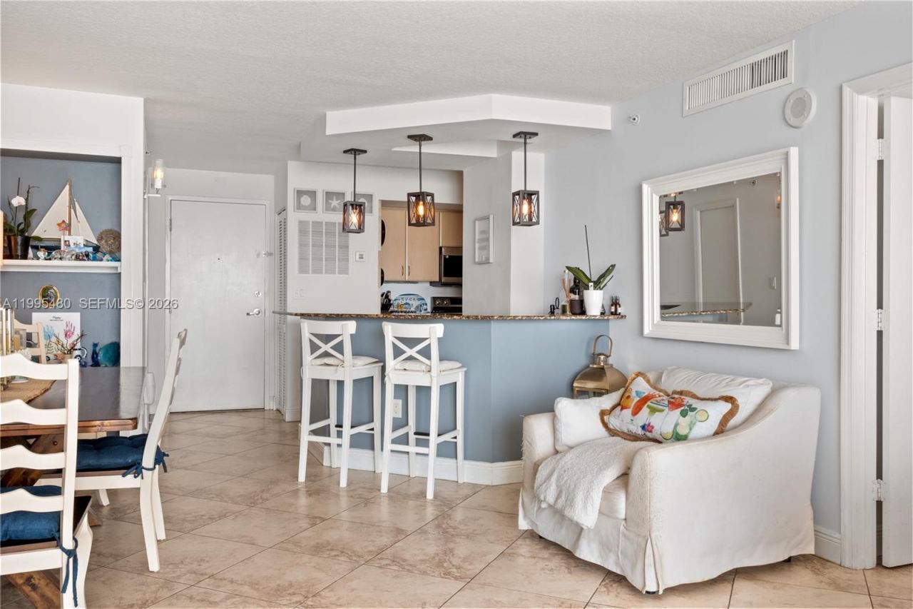 6917 Collins Ave, Unit 1609, Miami Beach, FL 33141 Photo