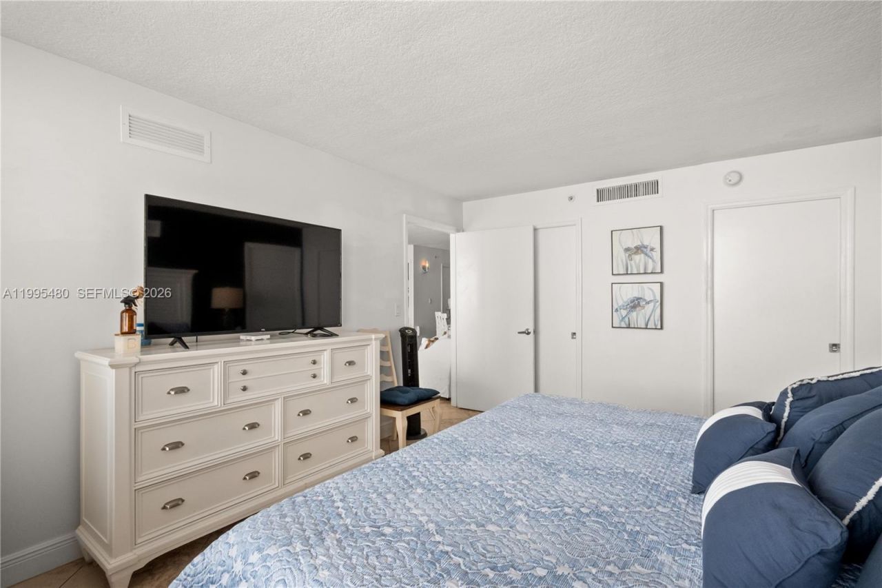 6917 Collins Ave, Unit 1609, Miami Beach, FL 33141 Photo