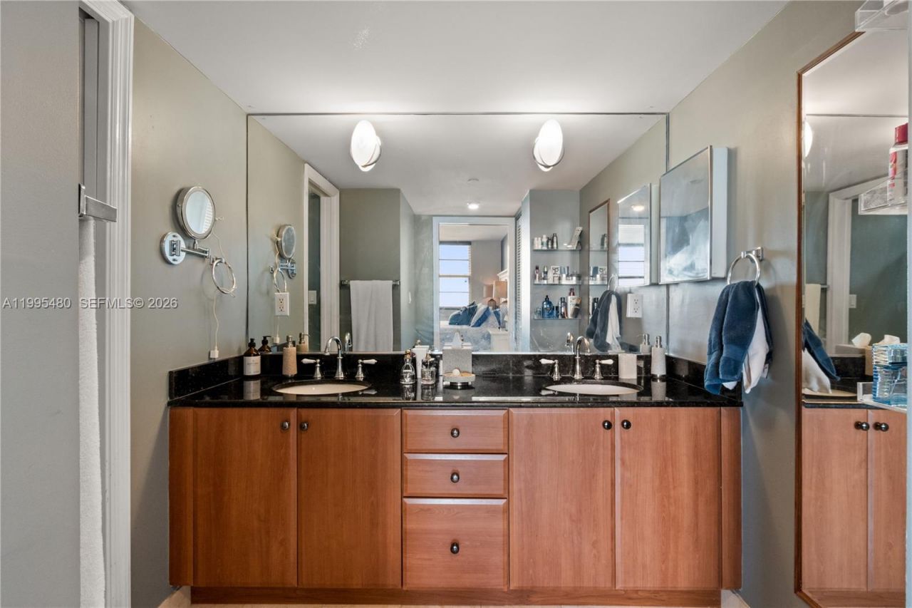 6917 Collins Ave, Unit 1609, Miami Beach, FL 33141 Photo