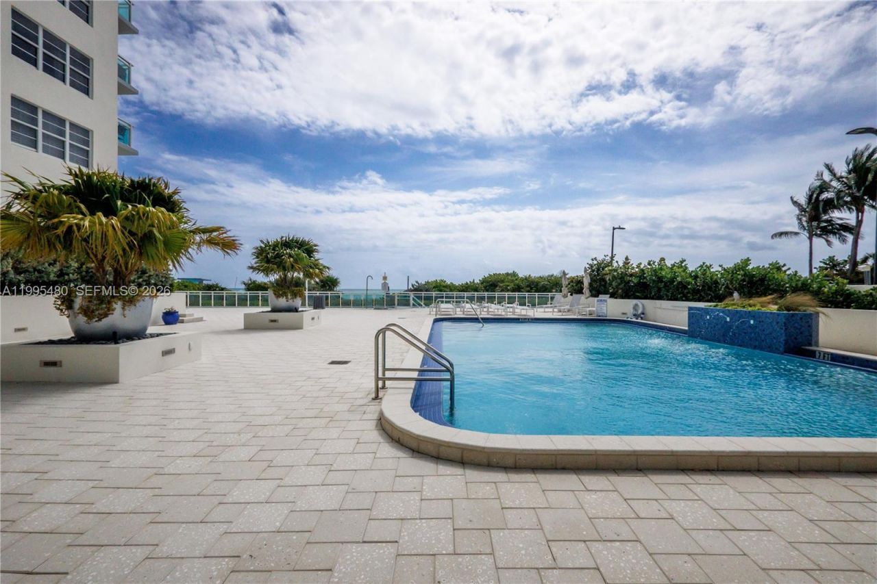 6917 Collins Ave, Unit 1609, Miami Beach, FL 33141 Photo