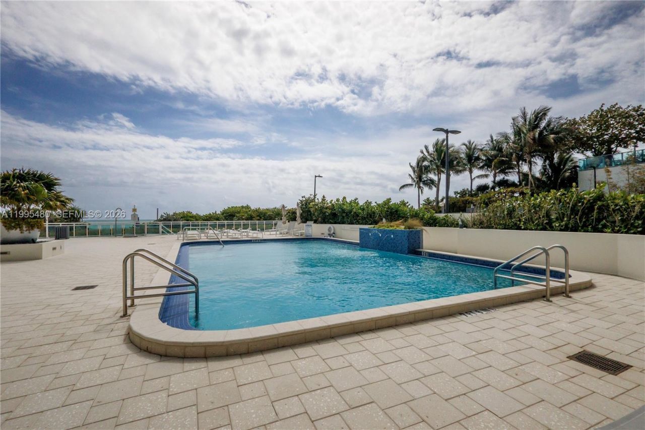 6917 Collins Ave, Unit 1609, Miami Beach, FL 33141 Photo