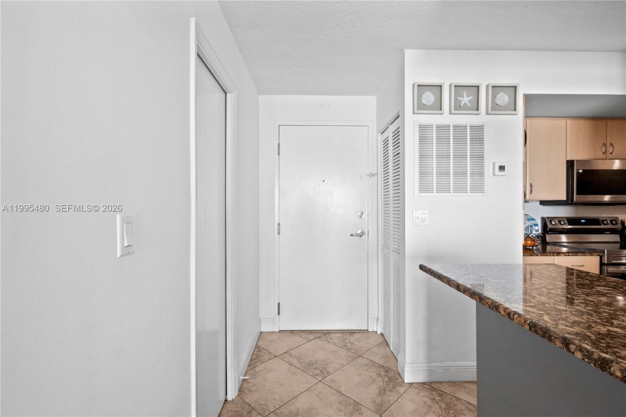 6917 Collins Ave, Unit 1609, Miami Beach, FL 33141 Photo