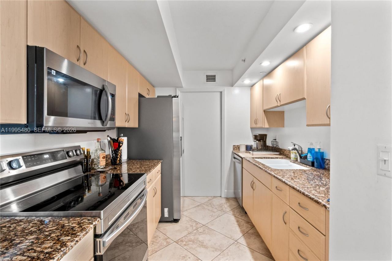 6917 Collins Ave, Unit 1609, Miami Beach, FL 33141 Photo