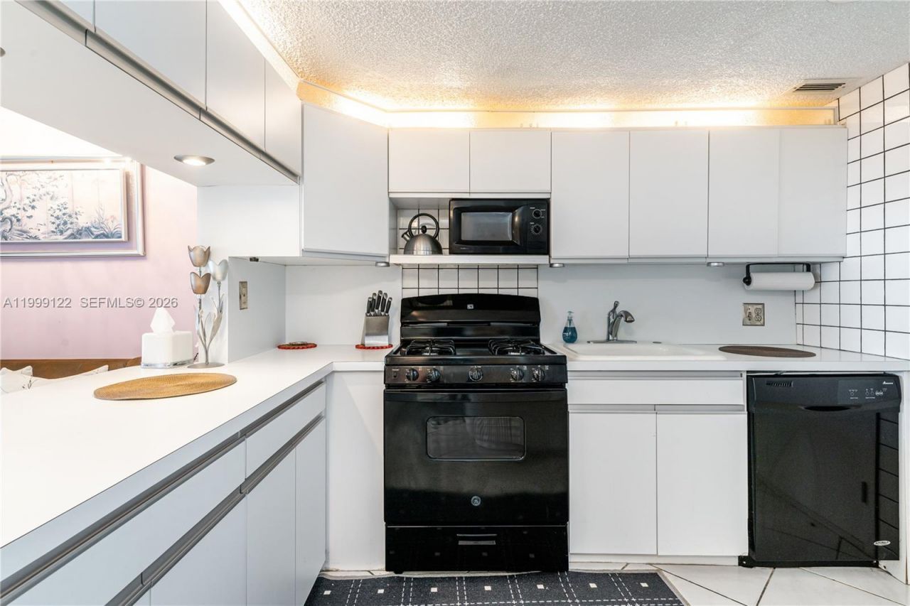2030 S Ocean Dr, Unit 1903, Hallandale Beach, FL 33009 Photo